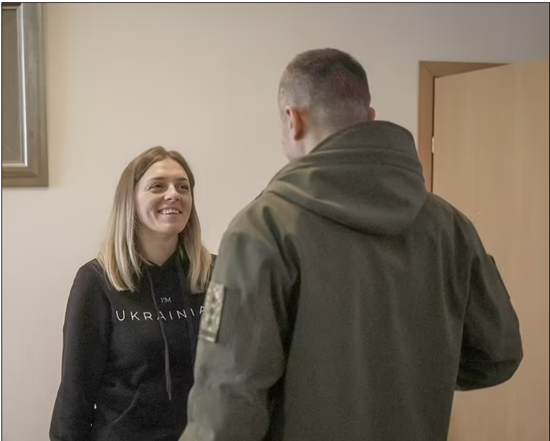 "Мне даже не дали попрощаться": украинская военная, освобожденная из плена, разыскивает своих питомцев за линией фронта (фото)